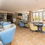 威利海滩公寓式酒店 酒店
