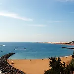 威利海滩公寓式酒店